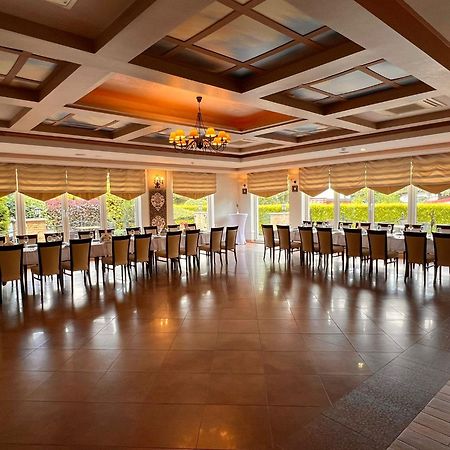 Papuga Park Hotel Wellness Marrakesz & Spa بييلسكو بياوا المظهر الخارجي الصورة
