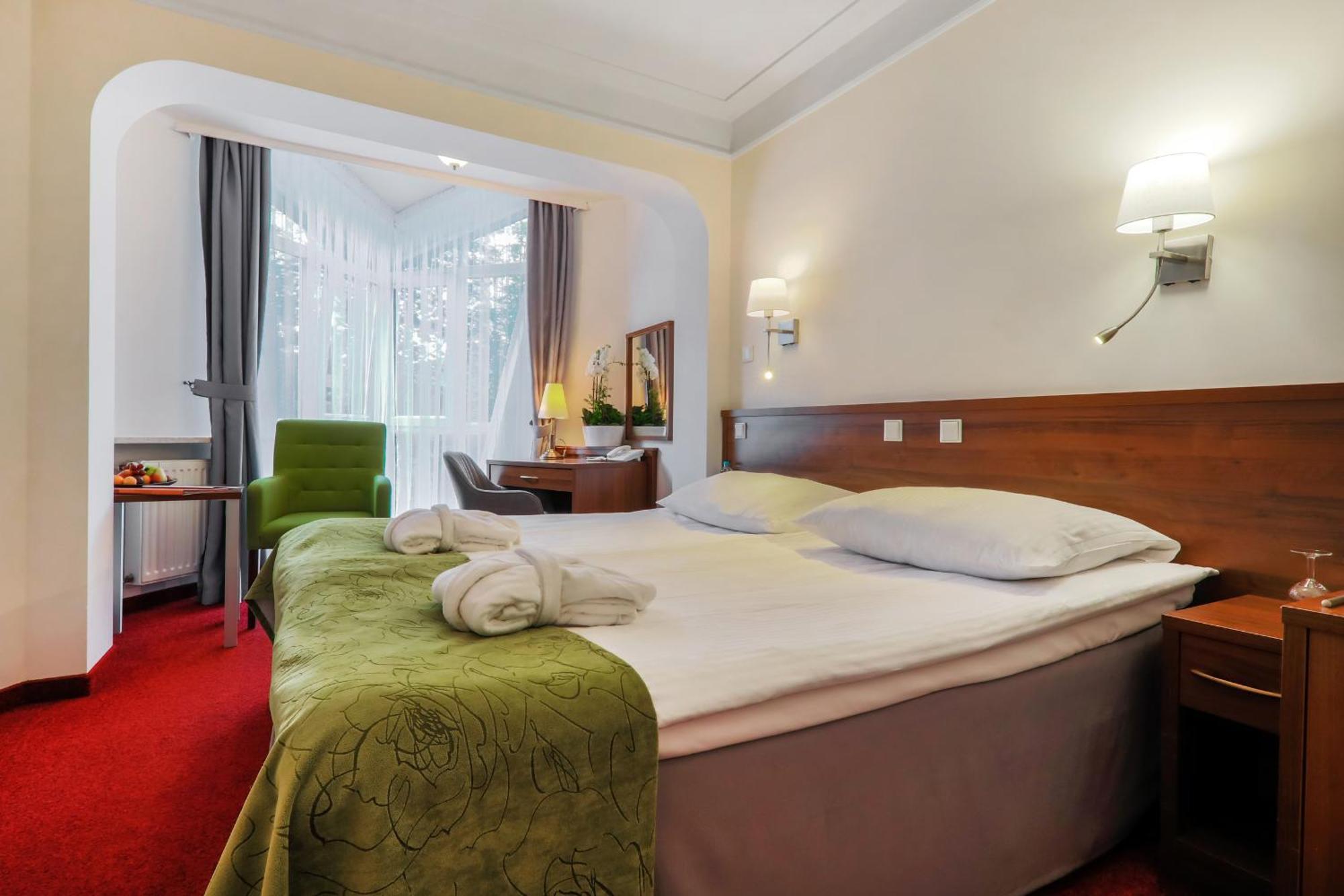 Papuga Park Hotel Wellness Marrakesz & Spa بييلسكو بياوا المظهر الخارجي الصورة