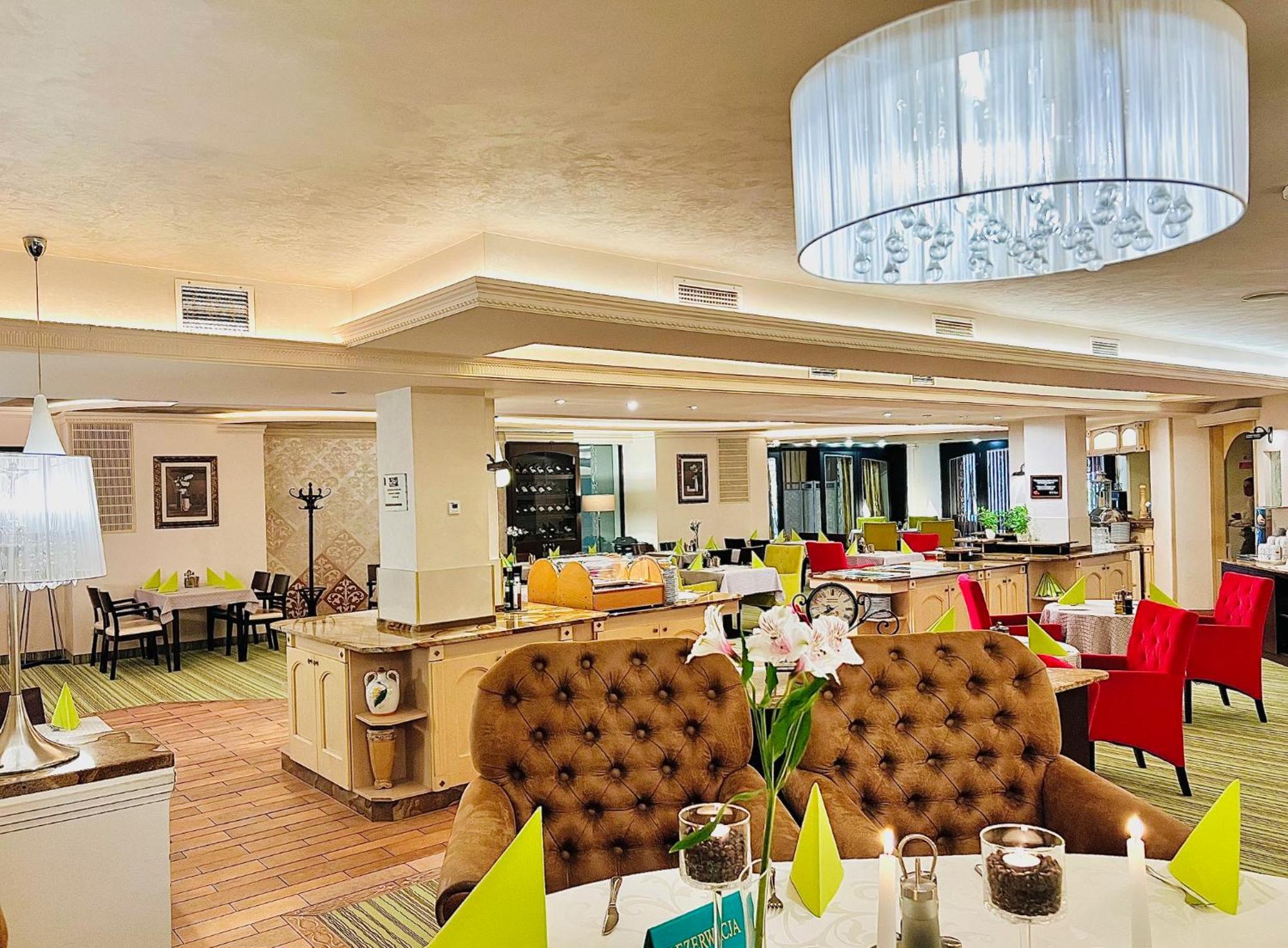 Papuga Park Hotel Wellness Marrakesz & Spa بييلسكو بياوا المظهر الخارجي الصورة