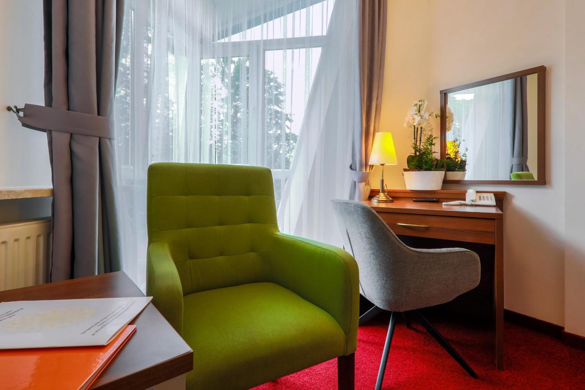 Papuga Park Hotel Wellness Marrakesz & Spa بييلسكو بياوا المظهر الخارجي الصورة
