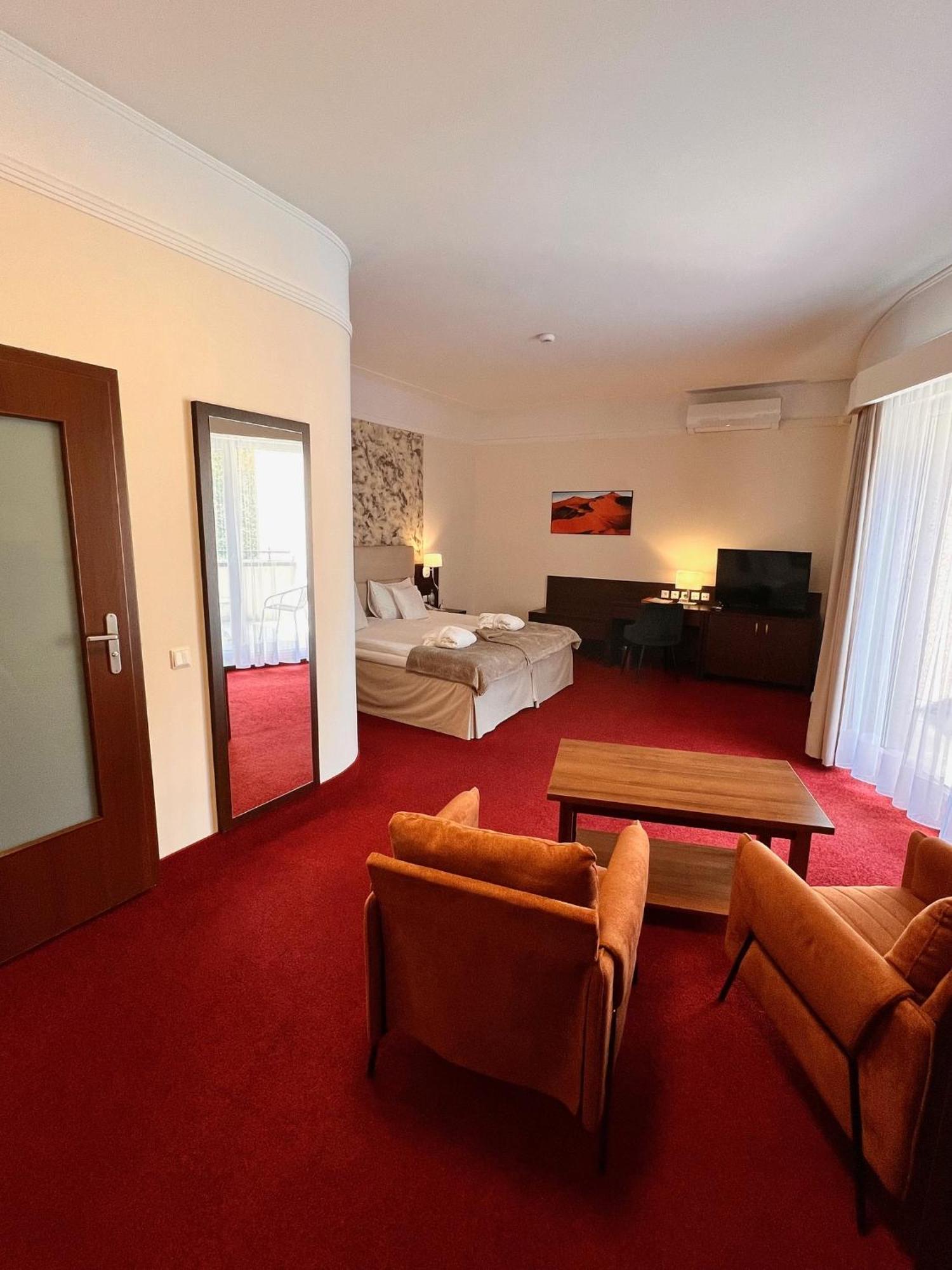 Papuga Park Hotel Wellness Marrakesz & Spa بييلسكو بياوا المظهر الخارجي الصورة