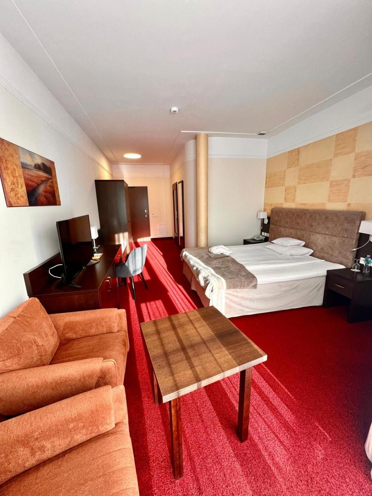 Papuga Park Hotel Wellness Marrakesz & Spa بييلسكو بياوا المظهر الخارجي الصورة