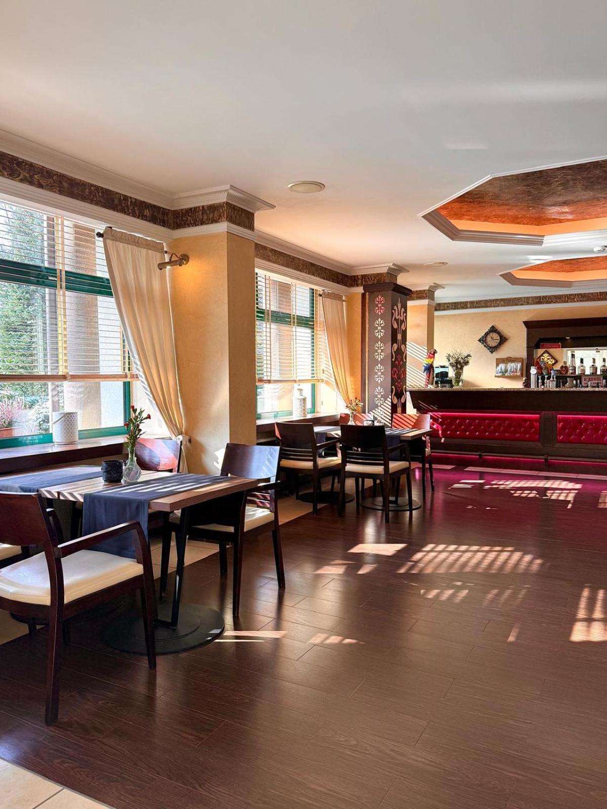 Papuga Park Hotel Wellness Marrakesz & Spa بييلسكو بياوا المظهر الخارجي الصورة